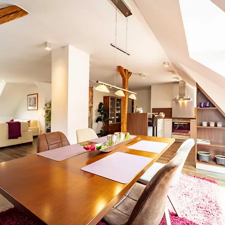 Grand Superior - Viel Platz Mitten Im Ort Apartmán *